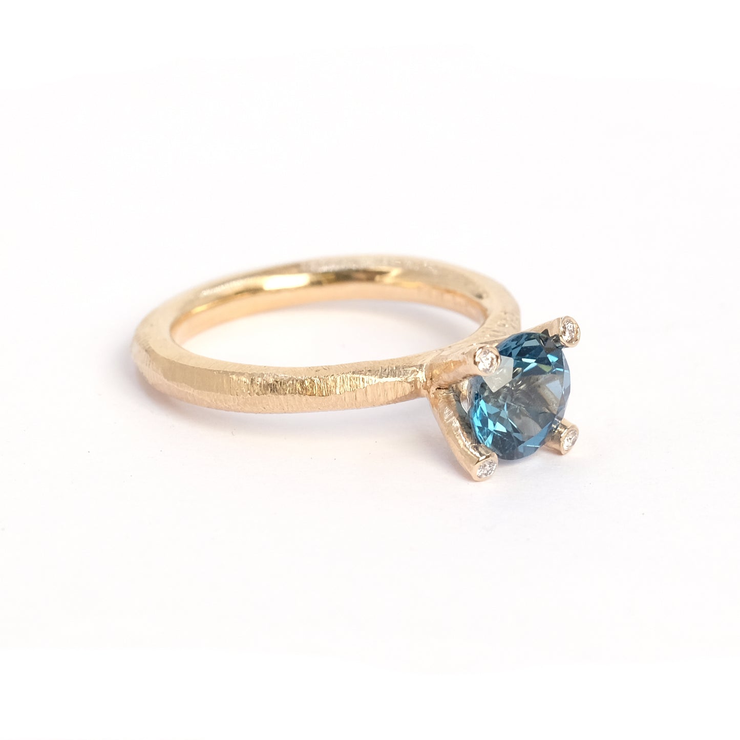 Cocktail ring