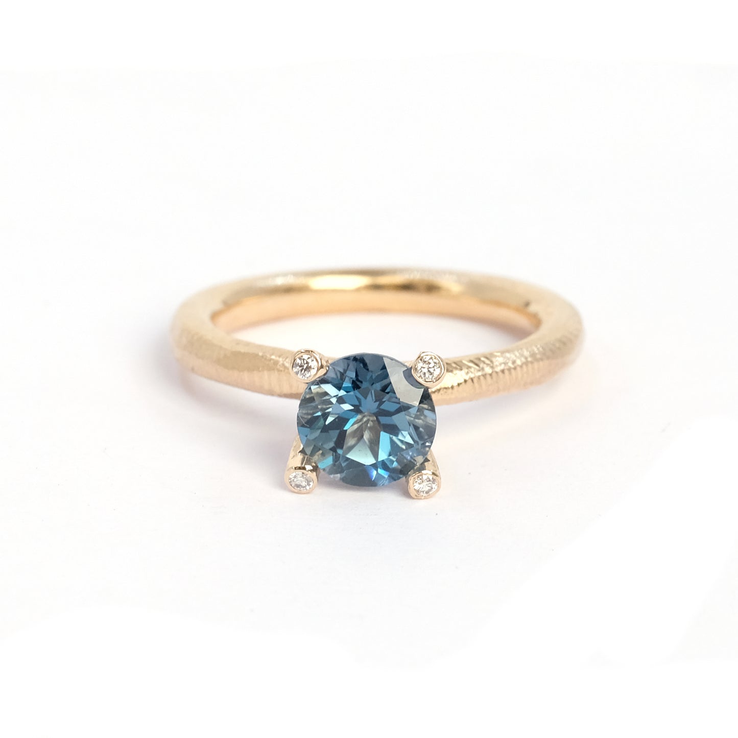 Cocktail ring