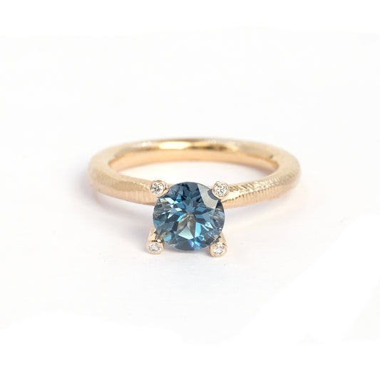 Cocktail ring